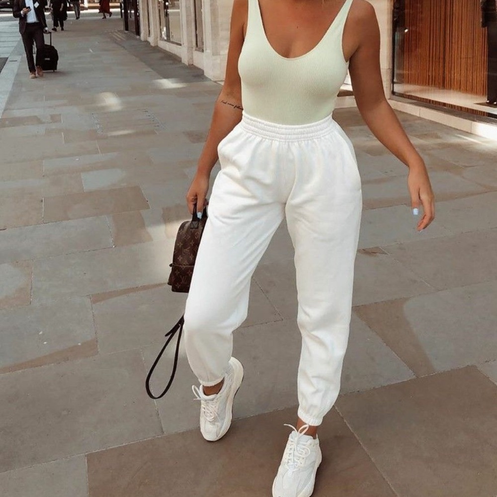 Sla the label white joggers